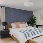 Newly Renovated-Private Pool & Huge Deck