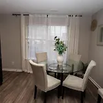 3 Bedroom House 10 Mins To Uptown Holiday home Charlotte
