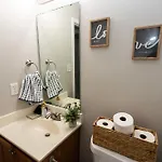 3 Bedroom House 10 Mins To Uptown