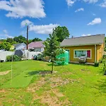 Close To Airport Home In The Heart Of Charlotte!