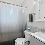 Walking Distance To Restaurants Bars And Breweries Holiday home