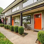 Quaint 2Br Townhouse, Minutes From Uptown Charlotte