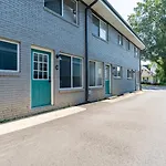 Sleek 2Br Townhouse, Stones Throw To Uptown