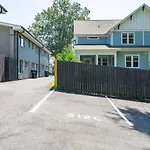 Sleek 2Br Townhouse, Stones Throw To Uptown