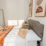 Apartment Beautiful In Concord With Swimming Pool And Gymn