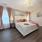 Holiday home Queen Family-friendly Entire House, Charlotte