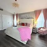Queen Family-friendly Entire House, Charlotte