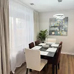 Queen Family-friendly Entire House, * Charlotte