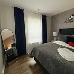 Holiday home Queen Family-friendly Entire House,