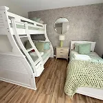 Queen Family-friendly Entire House, Charlotte