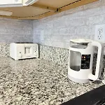 Queen Family-friendly Entire House, Holiday home Charlotte