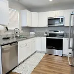 Holiday home Queen Family-friendly Entire House,
