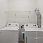 Holiday home 3br Townhouse King Bed Backyard Airport *