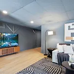 Newly Renovated-private Pool & Huge Deck * Charlotte