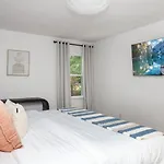Holiday home Newly Renovated-private Pool & Huge Deck Charlotte