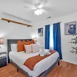 Updated Area With Hot Tub Near Your Perfect Retreat Holiday home *