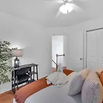 Updated Area With Hot Tub Near Your Perfect Retreat Holiday home Charlotte