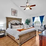 Updated Area With Hot Tub Near Your Perfect Retreat *