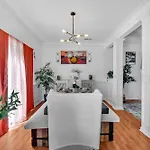 Updated Area With Hot Tub Near Your Perfect Retreat Holiday home Charlotte