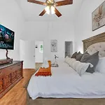 Holiday home Updated Area With Hot Tub Near Your Perfect Retreat Charlotte