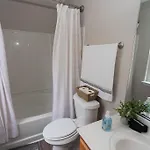 3 Bedroom House 10 Mins To Uptown *