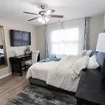 3 Bedroom House 10 Mins To Uptown Holiday home Charlotte