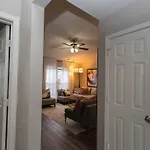 3 Bedroom House 10 Mins To Uptown *