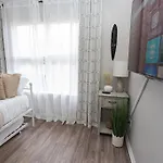 Holiday home 3 Bedroom House 10 Mins To Uptown