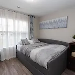 3 Bedroom House 10 Mins To Uptown *