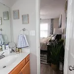 3 Bedroom House 10 Mins To Uptown Holiday home *