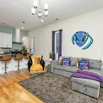 Queen City's Den Nest Uptown Holiday home *