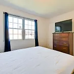 2 Mi To Center City: North End Holiday home