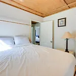 2 Mi To Center City: North End Holiday home *