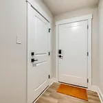 Holiday home 2 Mi To Dtwn Charlotte: Unit W/ Rooftop Deck! Charlotte