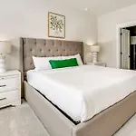 2 Mi To Dtwn Charlotte: Unit W/ Rooftop Deck! Holiday home Charlotte