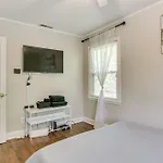 Holiday home < 2 Mi To Uptown Charlotte: W/ Large Yard! Charlotte