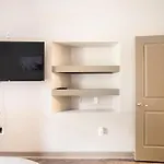 Stylish 1br Uptown *