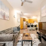 Stylish 1br Uptown *