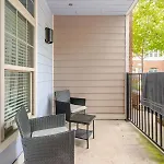 Stylish 1br Uptown Apartment *