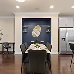 Luxe 3Br Townhousein Uptown Charlotte