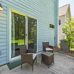 Queen City 4Br 3Ba Retreat