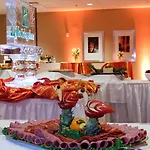 Hotel Airport By Ihg 3*