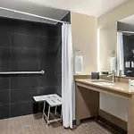 Hotel Towneplace By Marriott Loso Airport
