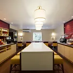 Mainstay - Executive Park 3*