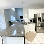Holiday home Disconnect At With Great Surroundings In Charlotte, North Carolina *