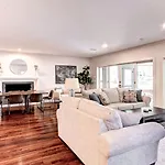 Cozy With Swimming Pool In Charlotte, North Carolina Holiday home