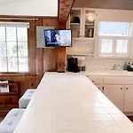 Amazing Cottage With Great Sights In Charlotte, North Carolina