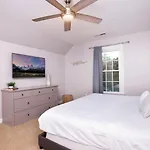 Disconnect At With Great Surroundings In Charlotte, North Carolina Holiday home Charlotte