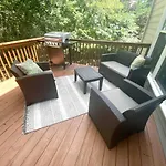 Disconnect At With Great Surroundings In Charlotte, North Carolina Holiday home Charlotte