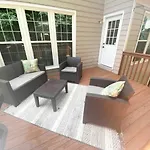 Holiday home Disconnect At With Great Surroundings In Charlotte, North Carolina Charlotte